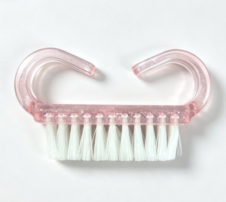 #425【Pink C-shape Cleaning Brush FOR 18'' DOLL】 Main image