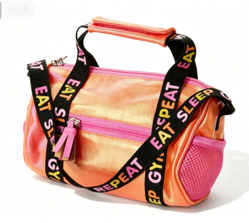 #286 【  An iridescent orange-and-pink gym bag】 Main image