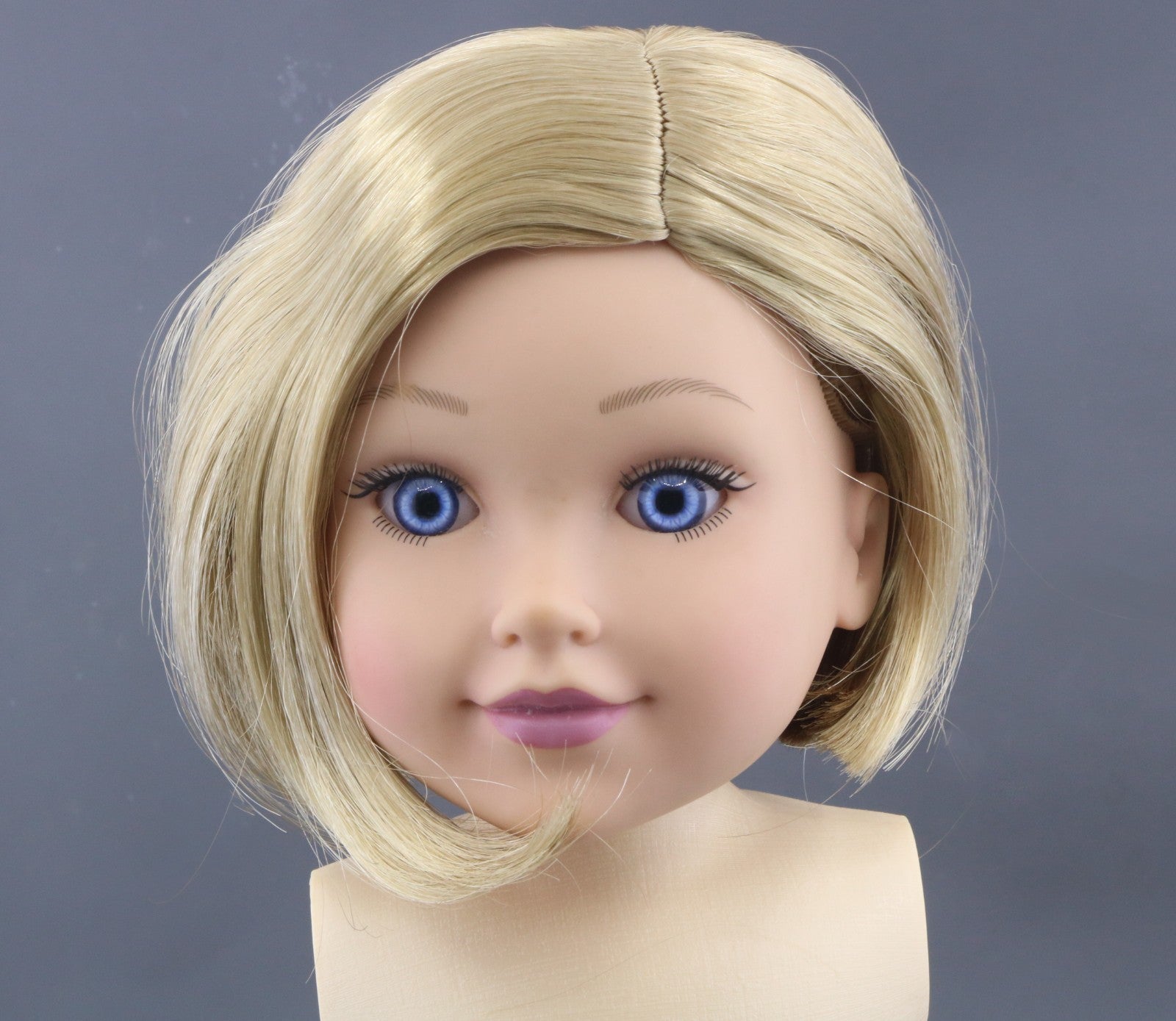 Light Blonde Side Part Inward Bob Wig For 18'' Fashion Girl Doll | Synthetic Doll Replacement Hair Accessory Main image