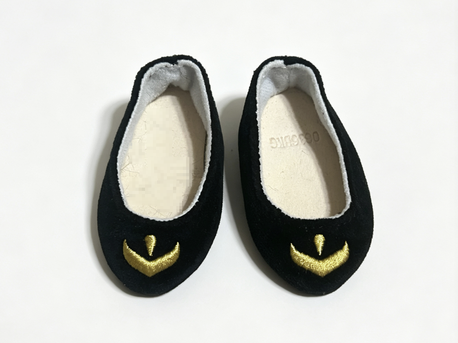 【Black Velvet Flat Shoes With Gold Embroidery For 18'' Doll Accessory】 Main image