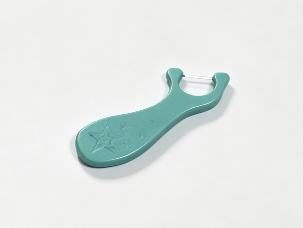 【Pack a tiny floss pick fr Don't Forget to Brush Set for 18'' doll】