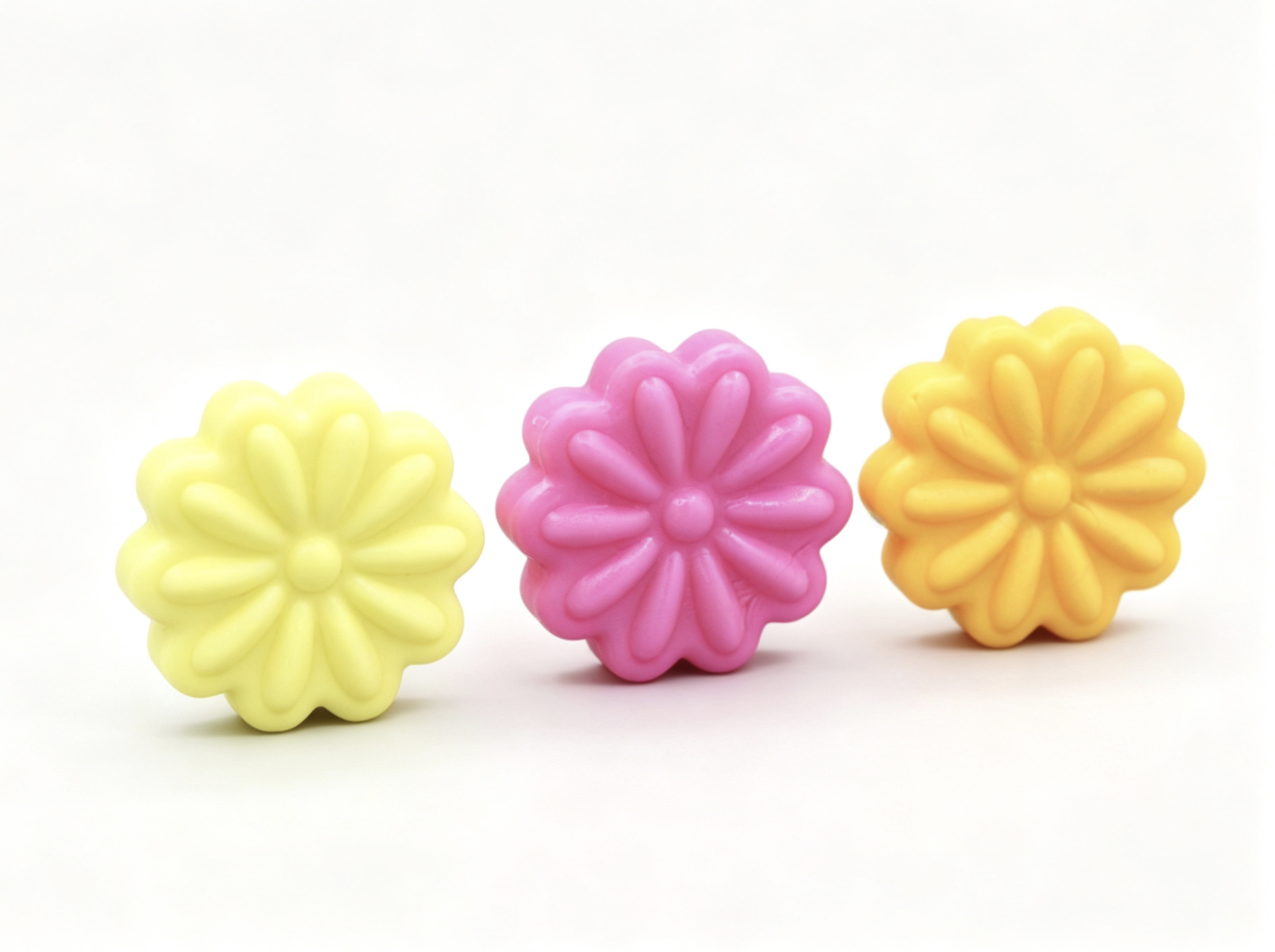 【set 3 soaps for 18'' doll soap Julie's Groovy bathroom】 Main image