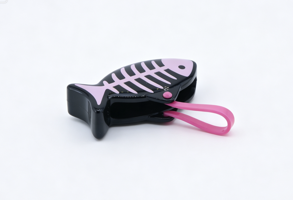 【A fish-shaped purse for 18'' doll Claws & Cuddles Cat Costume】