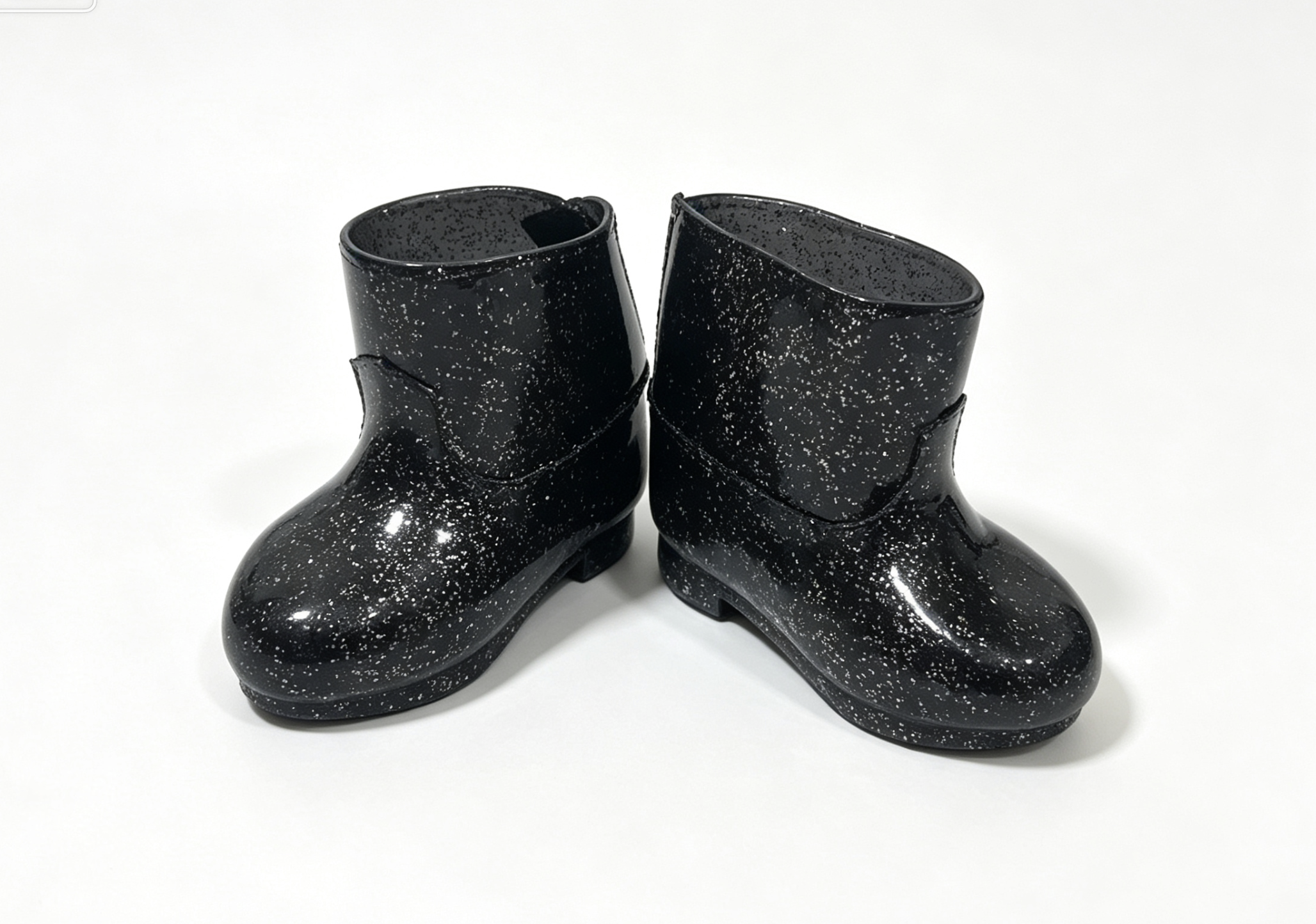 【A pair of glittery black boots for 18'' doll Witchy Webs Costume】 Main image